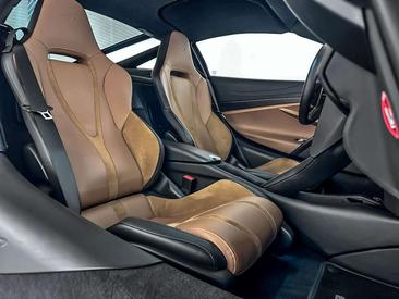 McLaren 750S — photo 12