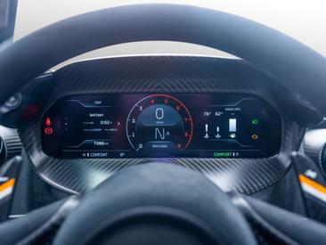 McLaren 750S — photo 22