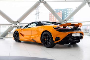 McLaren 750S Spider — photo 2