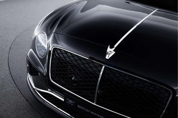 Bentley Flying Spur V8 Hybrid — photo 10