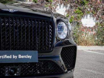 Bentley Bentayga V8 — photo 11