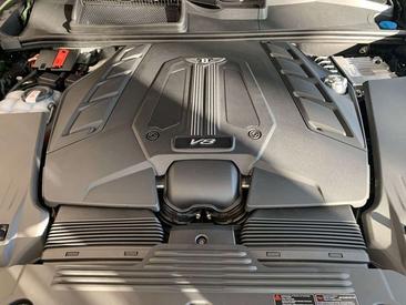 Bentley Bentayga V8 S — photo 9