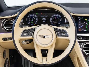 Bentley Continental GTC — photo 11