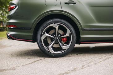 Bentley Bentayga V8 S Black Edition — photo 7