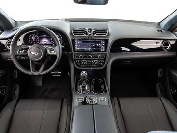 Bentley Bentayga V8 — photo 7