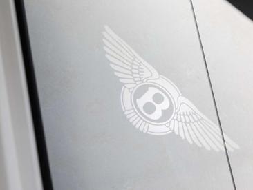Bentley Bentayga V8 — photo 15