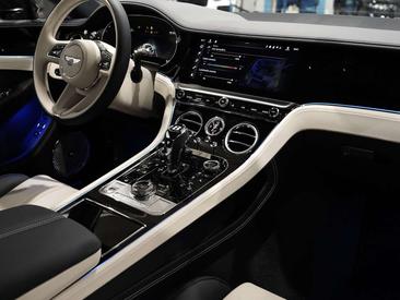 Bentley Continental GT V8 — photo 10