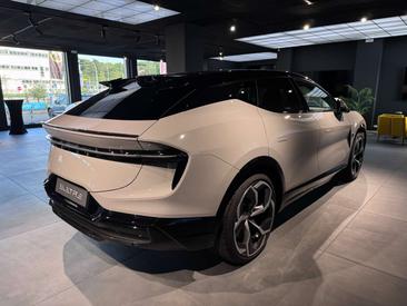 Lotus Eletre — photo 5