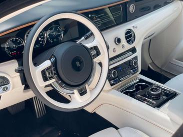 Rolls-Royce Ghost — photo 9