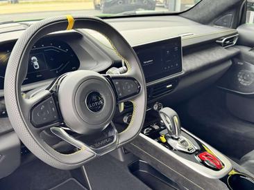 Lotus Emira SE — photo 28