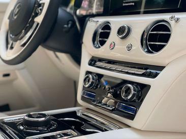 Rolls-Royce Ghost — photo 14