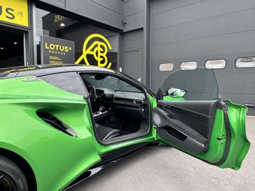 Lotus Emira SE — photo 31