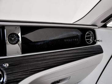 Rolls-Royce Spectre Black — photo 10