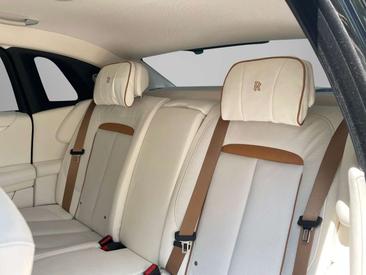 Rolls-Royce Ghost — photo 17