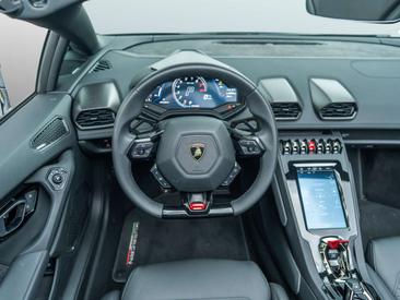Lamborghini Huracán Evo Spyder — photo 17
