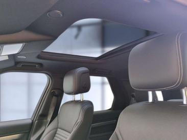 Land Rover Discovery R-Dynamic SE D250 AWD — photo 15