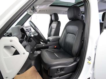 Land Rover Defender D240 2.0 SE AWD LED+AHK+PANO+MEMORY+ACC — photo 9