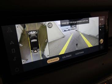 Land Rover Defender D240 2.0 SE AWD LED+AHK+PANO+MEMORY+ACC — photo 17