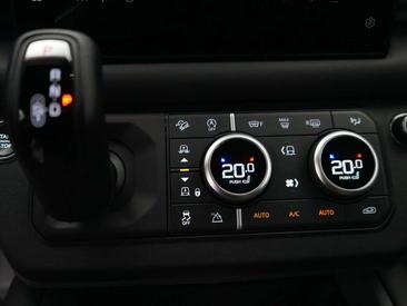 Land Rover Defender 110 3.0 D300 MHEV X-Dynamic HSE — photo 20