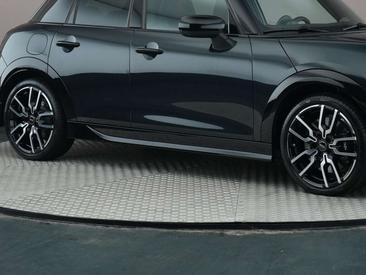 Mini 5 Portes JCW Cooper S — photo 17