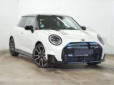 Mini Cooper SE JCW — photo 2