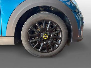 Mini Electric Classic Cooper SE — photo 15