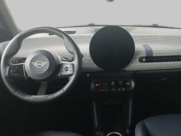 Mini Electric Favoured Cooper SE — photo 11