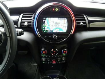 Mini Hatch Cooper S — photo 18
