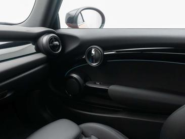 Mini Cabrio COOPER — photo 28