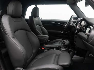 Mini Cabrio COOPER — photo 31