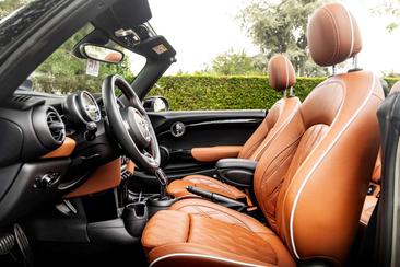 Mini Cabrio John Cooper Works — photo 5