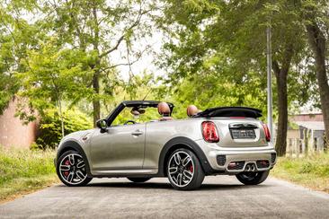 Mini Cabrio John Cooper Works — photo 23