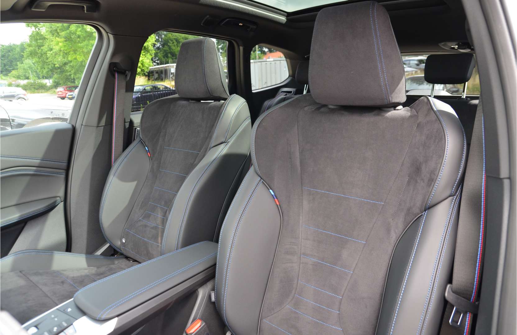 BMW IX1 M Sport EDrive20 - 2025 - Joinsteer - #11