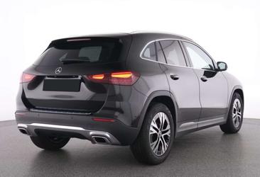 Mercedes GLA 180 Progressive Advanced Plus — photo 2