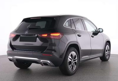 Mercedes GLA 180 Progressive Advanced Plus
