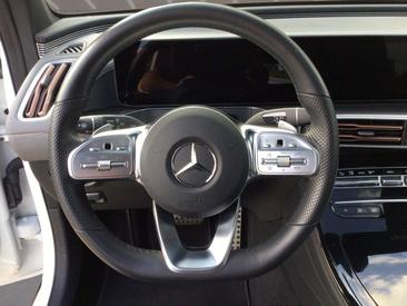 Mercedes EQC 400 — photo 9