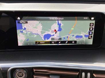 Mercedes EQC 400 — photo 10