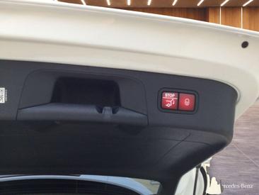 Mercedes EQC 400 — photo 19
