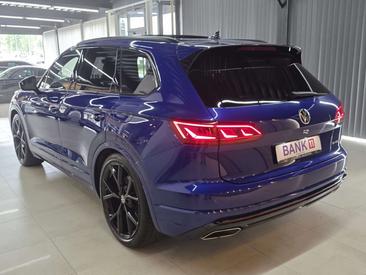 Volkswagen Touareg EHybrid R — photo 8