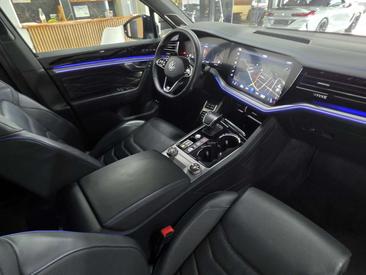 Volkswagen Touareg EHybrid R — photo 15