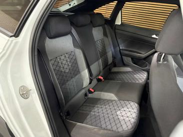 Volkswagen Taigo R-Line — photo 24