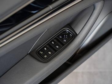 Porsche Panamera III 4S E-Hybrid — photo 18
