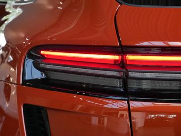 Porsche Macan Electrique Turbo — photo 12