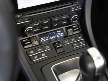 Porsche 991 II Carrera 4 GTS Cabriolet — photo 32