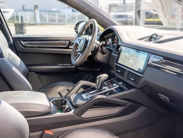 Porsche Cayenne III S Coupé — photo 17