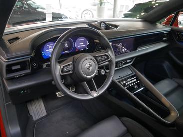 Porsche Macan Electrique Turbo — photo 13