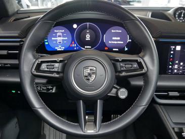 Porsche Macan Electrique Turbo — photo 16