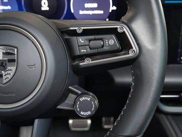 Porsche Macan Electrique Turbo — photo 18