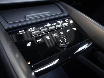 Porsche Macan Electrique Turbo — photo 22