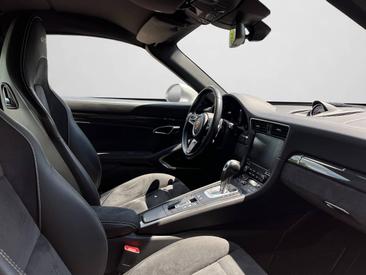 Porsche 991 II Targa 4 GTS — photo 15